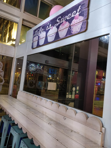 Bakery «Colossal Cupcakes», reviews and photos, 528 Euclid Ave, Cleveland, OH 44114, USA