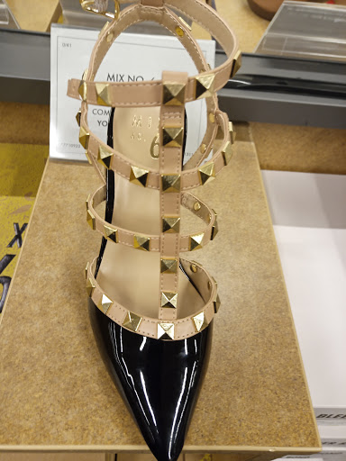 Shoe Store «DSW Designer Shoe Warehouse», reviews and photos, 530 W Mt Pleasant Ave, Livingston, NJ 07039, USA