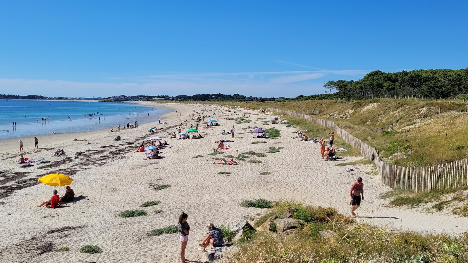 Foto von Plage de Kervert mit beiger sand Oberfläche