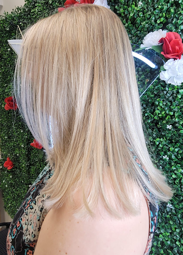 Hair Salon «Cuttin-Loose Hair Salon», reviews and photos, 523 N Krome Ave, Homestead, FL 33030, USA