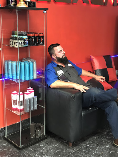 Barber Shop «Luxury Cuts 305 Barber Shop», reviews and photos, 11244 SW 137th Ave, Miami, FL 33186, USA