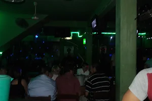 Las Ranas Cantan KaraokeBar image