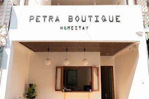 Petra Boutique Donmuang image