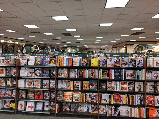 Book Store «Barnes & Noble», reviews and photos, 1201 42nd St S, Fargo, ND 58103, USA