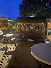 Atmosphère du Restauration rapide 🍔Complètement food 🍟food truck à Saint-Georges-sur-Loire - n°1