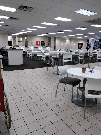 Toyota Dealer «Walser Toyota», reviews and photos, 4401 American Blvd W, Bloomington, MN 55437, USA