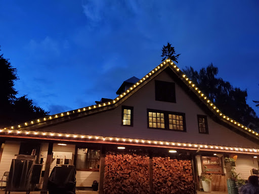 Brewpub «McMenamins Cornelius Pass Roadhouse», reviews and photos, 4045 NW Cornelius Pass Rd, Hillsboro, OR 97124, USA