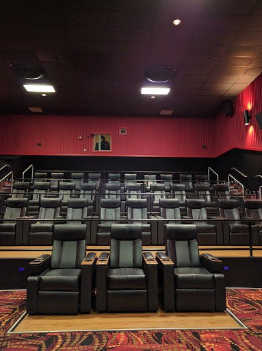 Movie Theater «Regal Cinemas Strawbridge Marketplace 12», reviews and photos, 2133 General Booth Blvd, Virginia Beach, VA 23454, USA