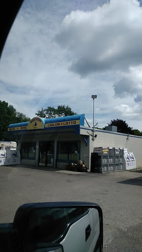 Liquor Store «Boat Town Liquor», reviews and photos, 35550 Jefferson Ave, Harrison Charter Township, MI 48045, USA