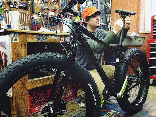 Bicycle Store «Sunflower Outdoor & Bike Shop», reviews and photos, 804 Massachusetts St, Lawrence, KS 66044, USA