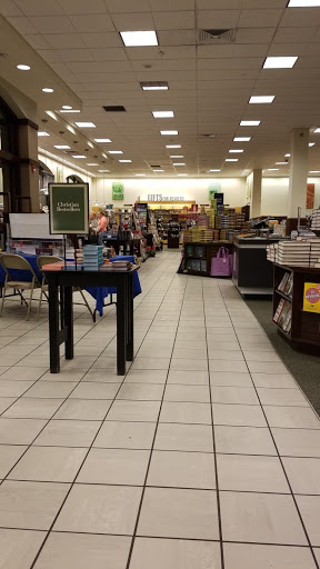 Book Store «Barnes & Noble», reviews and photos, 1980 N Dixie Hwy, Elizabethtown, KY 42701, USA