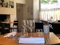 Atmosphère du Restaurant - Hôtel - Caviste -Auberge du Chasseur à Grosrouvre - n°19