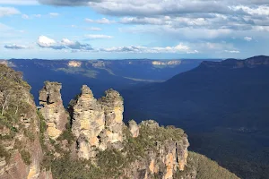 Three Sisters walk image