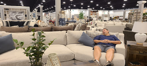 Furniture Store «Living Spaces - Glendale, AZ», reviews and photos, 6767 W Bell Rd, Glendale, AZ 85308, USA