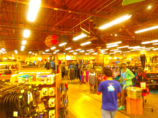 Camping Store «REI», reviews and photos, 1338 San Pablo Ave, Berkeley, CA 94702, USA