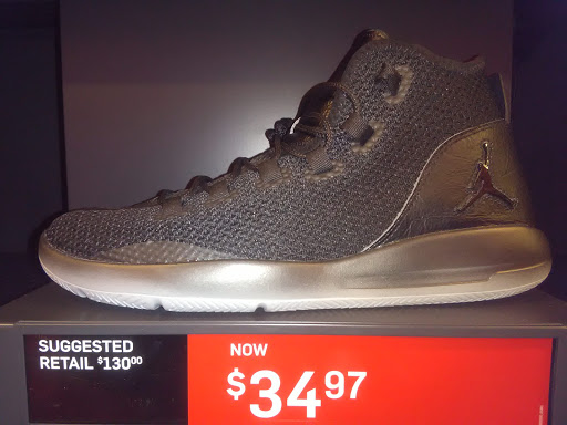 Clothing Store «Nike Factory Store», reviews and photos, 4760 Baldwin Rd M125, Auburn Hills, MI 48326, USA