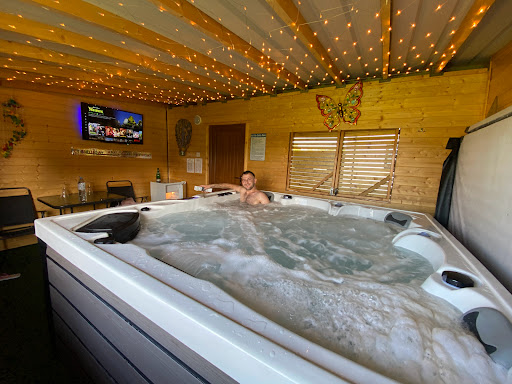 Boutique Country House Hot Tub Experience