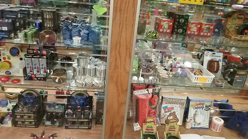 Tobacco Shop «Smoke 4 Less Lax», reviews and photos, 4300 Mormon Coulee Rd, La Crosse, WI 54601, USA