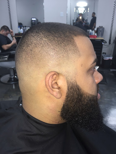 Barber Shop «Moetown’s Barber Shop», reviews and photos, 10030 Cross Creek Blvd, Tampa, FL 33647, USA