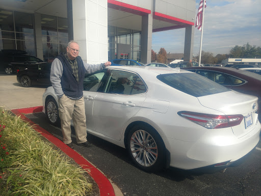 Ford Dealer «Oxmoor Auto Group», reviews and photos, 8001 Shelbyville Rd, Louisville, KY 40222, USA