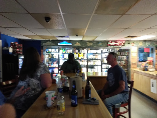 Liquor Store «County Line Liquor», reviews and photos, 15965 Dixie Hwy, Crittenden, KY 41030, USA