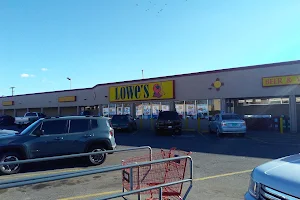 Lowe's Market image