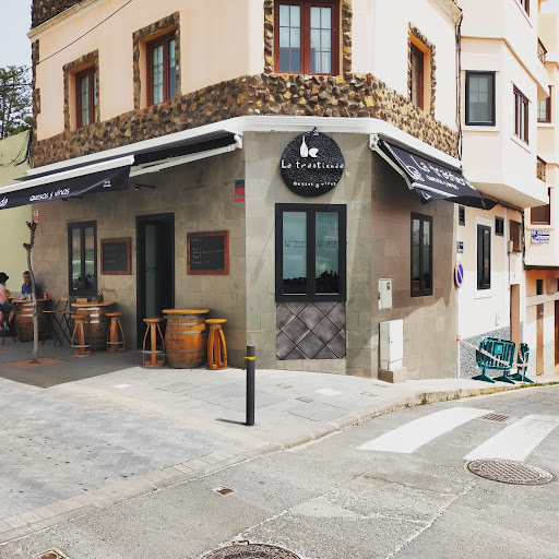 Taberna La trastienda Quesos y Vinos en Moya