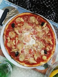 Plats et boissons du Pizzeria Le Chalet à Pizza à Vernègues - n°6