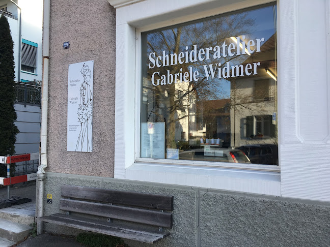 Kommentare und Rezensionen über Schneideratelier Gabriele Widmer