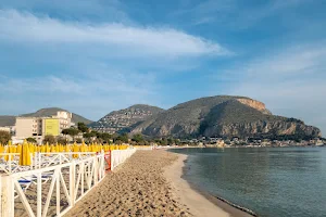 Spiaggia di Mondello image