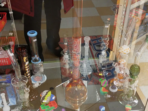 Tobacco Shop «Tobacco World», reviews and photos, 335 S Columbia River Hwy, St Helens, OR 97051, USA