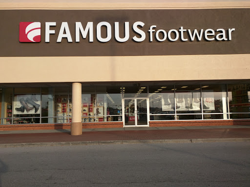 Shoe Store «Famous Footwear», reviews and photos, 5045 Transit Rd, Williamsville, NY 14221, USA