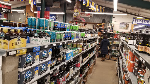 Liquor Store «Beverage Warehouse», reviews and photos, 1 East St, Winooski, VT 05404, USA