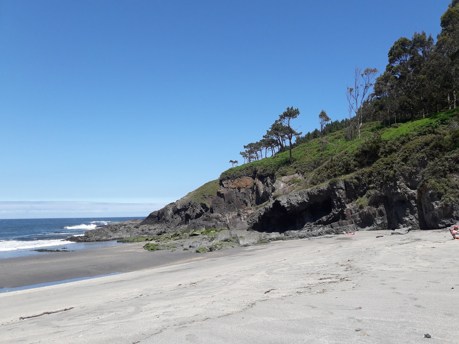 Foto di Playa de Navia - luogo popolare tra gli intenditori del relax