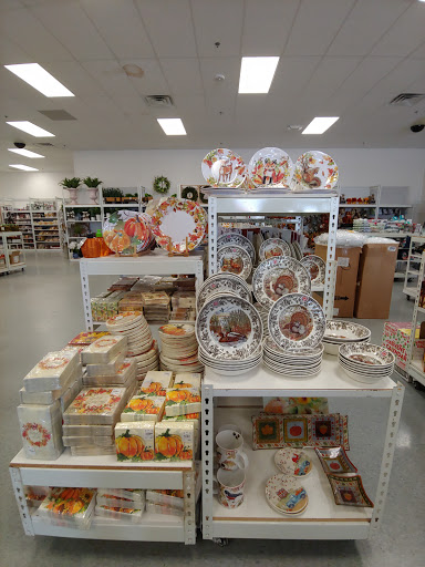 Shopping Mall «Shops at CenterPoint», reviews and photos, 3665 28th St SE, Grand Rapids, MI 49512, USA