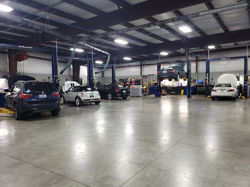 Auto Repair Shop «Turning Wrenches», reviews and photos, 1701 Mellwood Ave, Louisville, KY 40206, USA