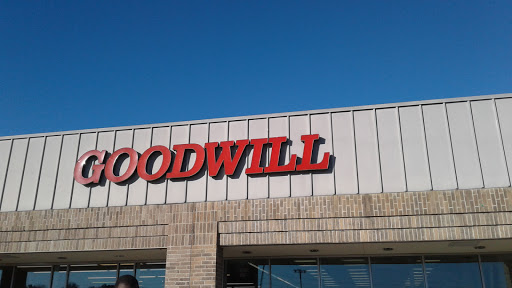 Thrift Store «Goodwill Retail Store of Manchester», reviews and photos, 14373 Manchester Rd, Ballwin, MO 63011, USA