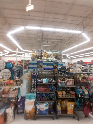 Pet Supply Store «Petco Animal Supplies», reviews and photos, 4013 W Walnut St, Rogers, AR 72756, USA