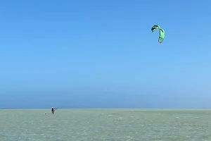 Shark Bay kitesurfing, Nicholson point, Kite Lessons & Hire Gears And Downwinders image