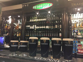 Hennessy's Irish Bar