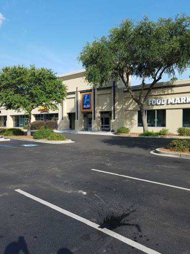 Supermarket «ALDI», reviews and photos, 613 Johnnie Dodds Blvd, Mt Pleasant, SC 29464, USA
