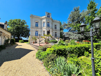 Domaine de l'Oie Rouge Chambre et Tables d'hôtes avec vue sur Loire, à Gennes Val de Loire, entre Saumur et Angers à Gennes-Val-de-Loire