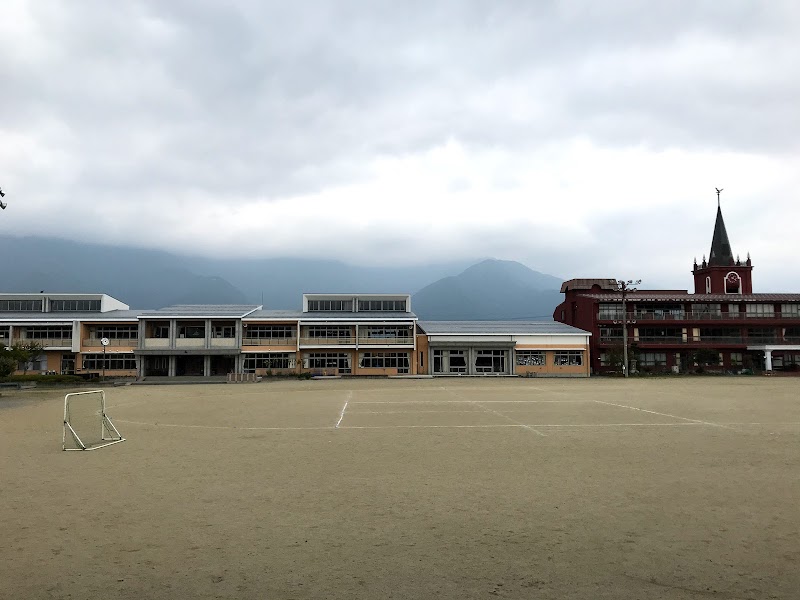 富士河口湖町立勝山小学校