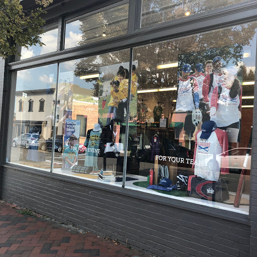 Custom T-shirt Store «CustomInk - Custom T-shirt Store - Richmond», reviews and photos, 3401 W Cary St, Richmond, VA 23221, USA