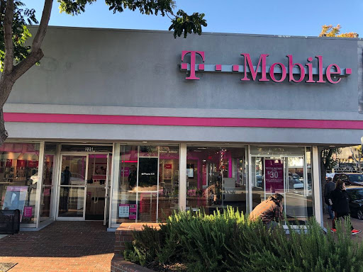 Cell Phone Store «T-Mobile», reviews and photos, 225 E 4th Ave, San Mateo, CA 94401, USA
