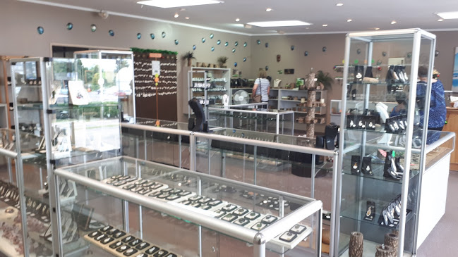 Reviews of Tirau Shell & Jade in Cambridge - Shop