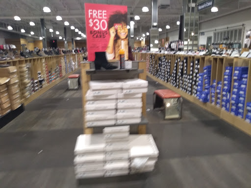Shoe Store «DSW Designer Shoe Warehouse», reviews and photos, 1 Walden Galleria, Buffalo, NY 14225, USA