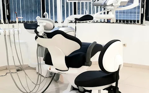 Clinique Dentaire Lebdiri - Dentiste Dar El Beida image