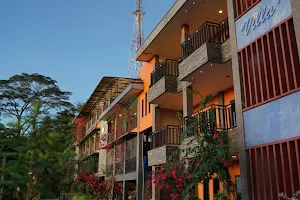 Kampung Batu Villa & Resto image