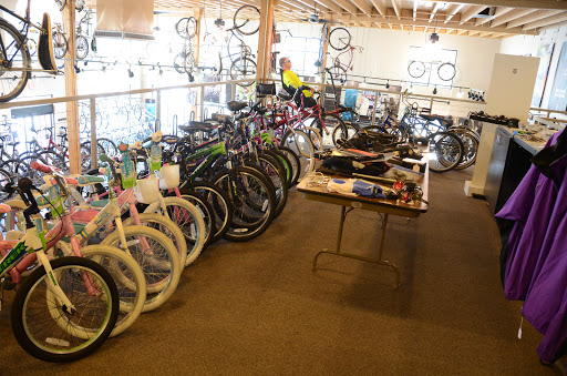 Bicycle Store «Madison & Davis Bicycle Shop», reviews and photos, 912 S 8th St, Quincy, IL 62301, USA